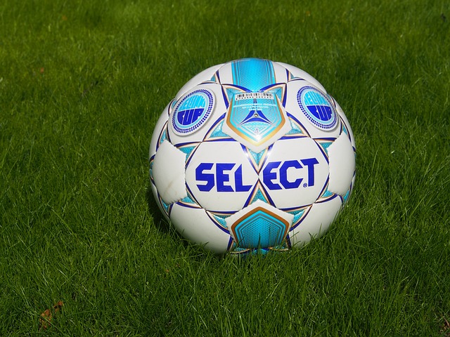 足球世界杯举办地更新交通方案，为球迷让路